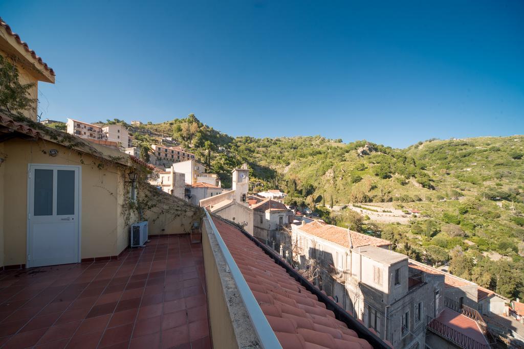 The Clock Houses Borgo Gallodoro Letojanni Luaran gambar
