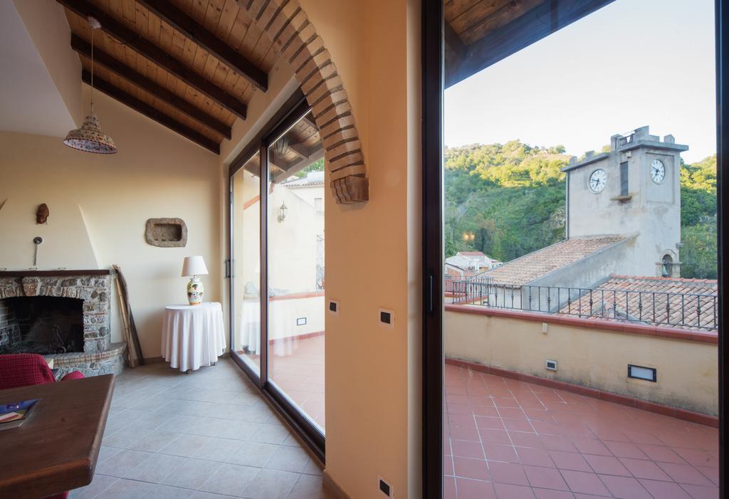 The Clock Houses Borgo Gallodoro Letojanni Luaran gambar